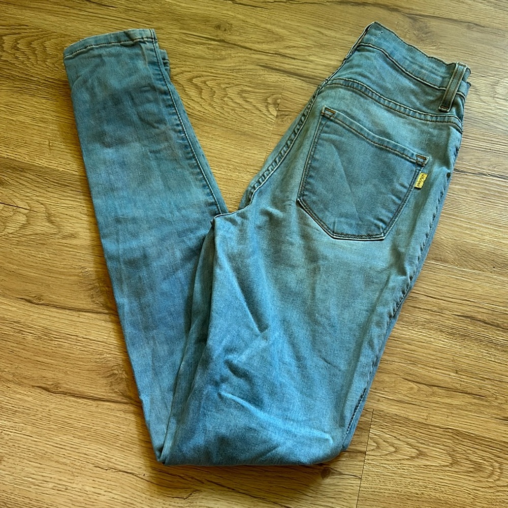 Vibrant Size 5 Skinny Jeans